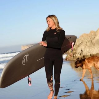 🇨🇱 El surf en 18 tiene algo especial, quizás algo mas vacío que de costumbre😌. Felices fiestas!.